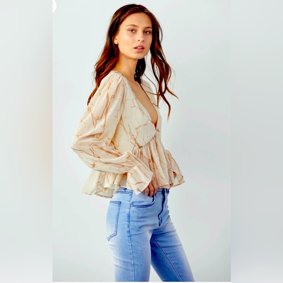 NWT SZ SMALL CICi Flowy Cropped Marble Print Top 😍 - Picture 2 of 5